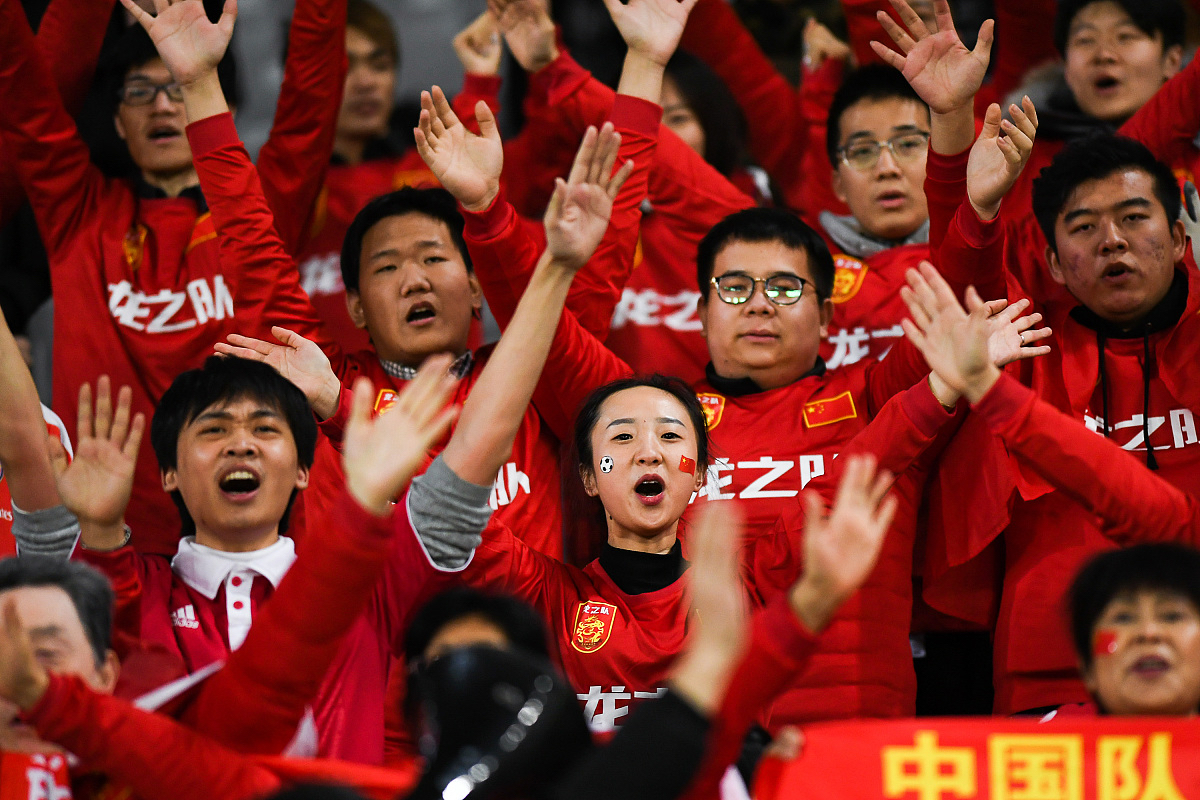 关于紧张局势：亚洲足球赛事争夺激烈的信息