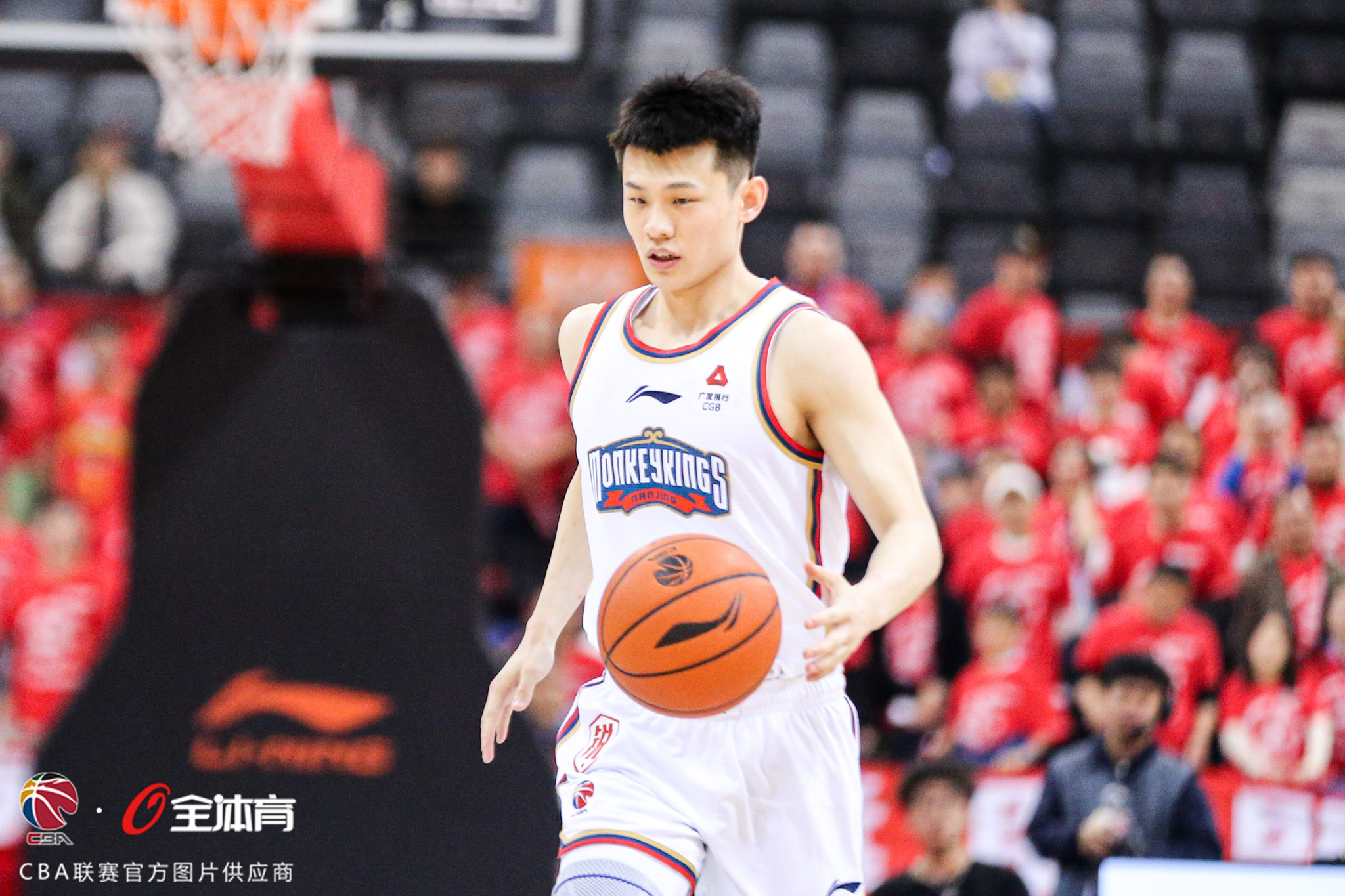 开云体育-青岛报价广东中锋，曾凡博赴德，北控兜售萨林杰，曾繁日试训深圳的简单介绍